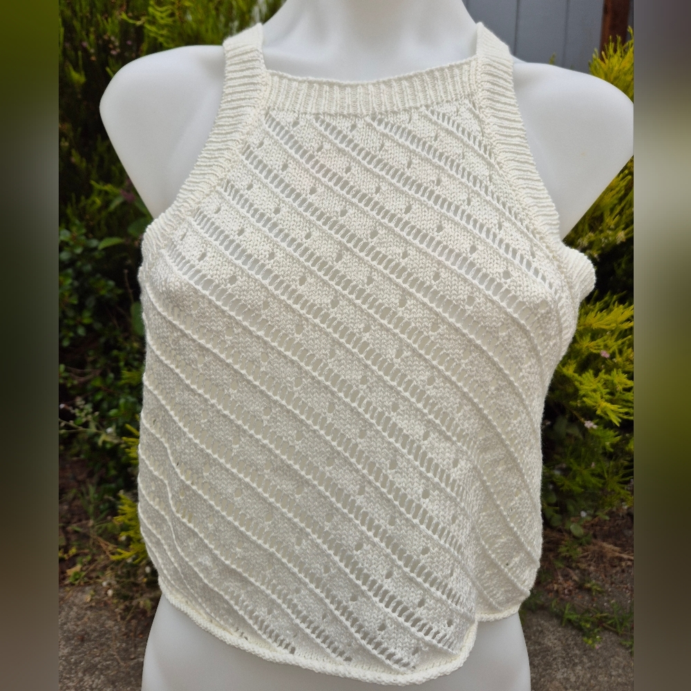5/$20 Elegant White/ Cream Knit Women's Top Size M